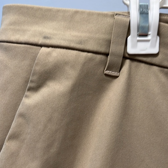 33. Lululemon Commission Classic-Fit Short 7” Warpstreme Khaki Outdoor - Picture 16 of 16